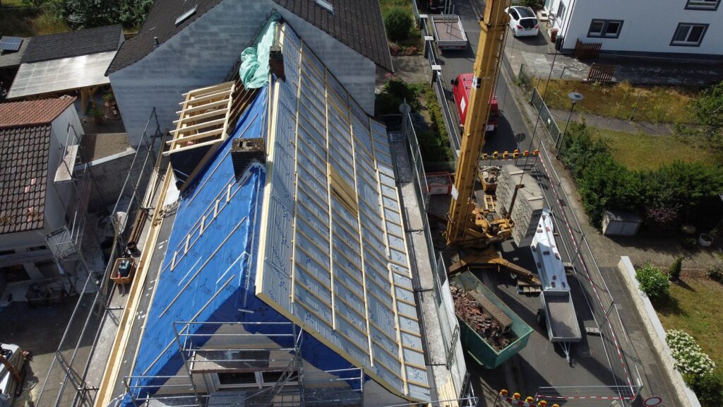 Energetische Dachsanierung mit neuer Gaube – Zimmerei & Holzbau Seitz im Spessart