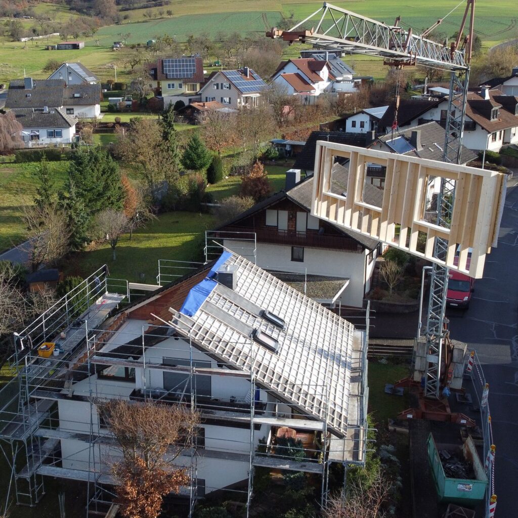 Energetische Dachsanierung mit großer Dachgaube – Zimmerei & Holzbau Seitz im Spessart