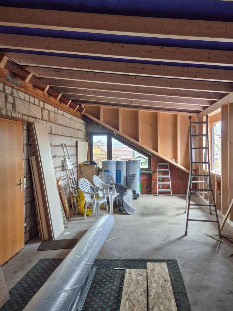 Energetische Dachsanierung mit großer Dachgaube – Zimmerei & Holzbau Seitz im Spessart