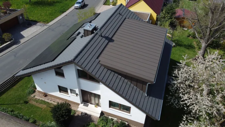 Energetische Dachsanierung mit großer Dachgaube – Zimmerei & Holzbau Seitz im Spessart