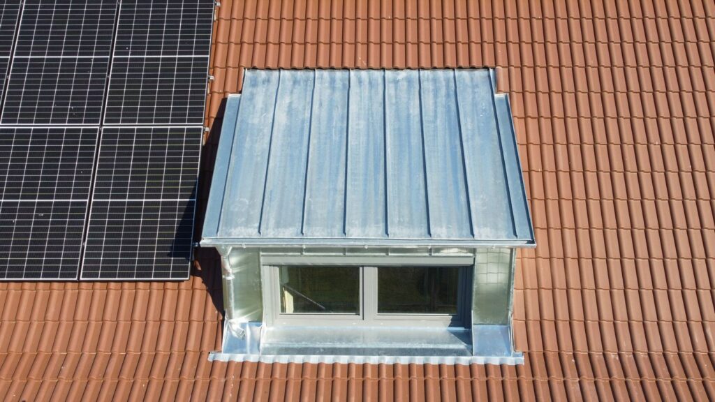 Energetische Dachsanierung mit Holzfassade – Zimmerei & Holzbau Seitz im Spessart