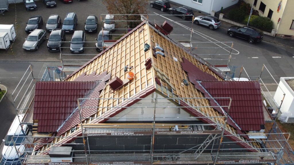 Neubau Doppelhaushälften mit Satteldachgauben – Zimmerei & Holzbau Seitz im Spessart