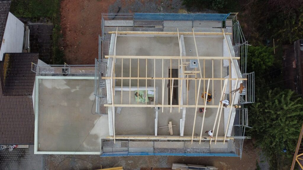 Neubau Einfamilienhaus mit Dachgaube – Zimmerei & Holzbau Seitz im Spessart