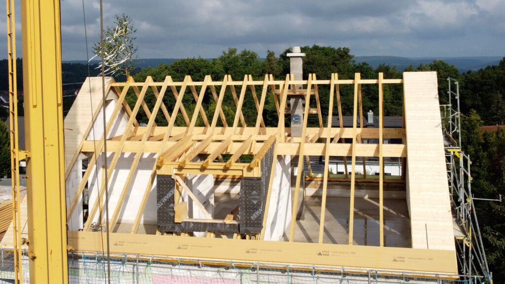 Neubau Einfamilienhaus mit Dachgaube – Zimmerei & Holzbau Seitz im Spessart