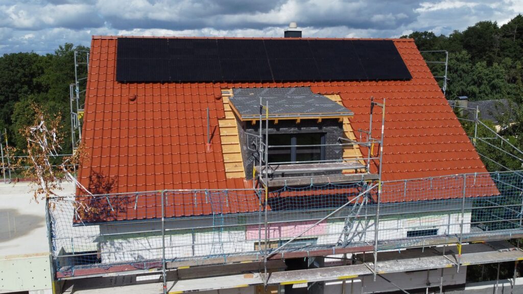 Neubau Einfamilienhaus mit Dachgaube – Zimmerei & Holzbau Seitz im Spessart